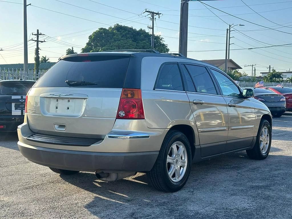 2005 Chrysler Pacifica Touring image 5