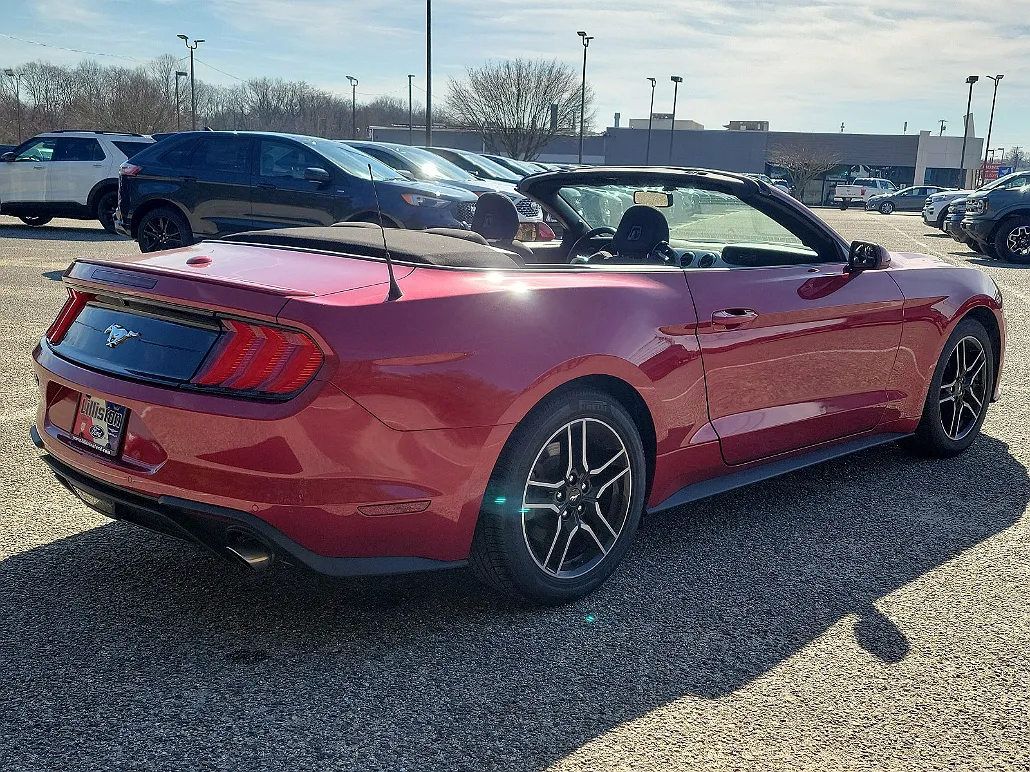 2020 Ford Mustang null image 3