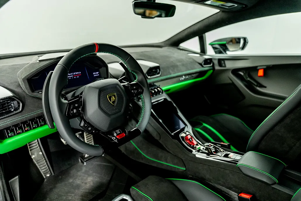 2024 Lamborghini Huracan Tecnica image 1