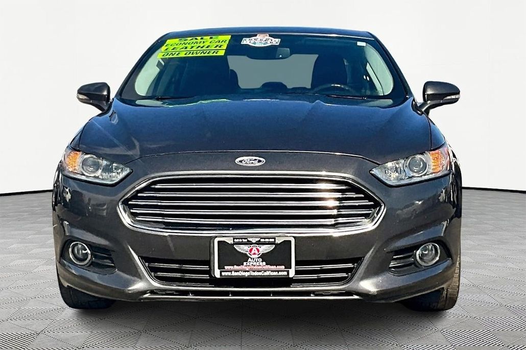 2015 Ford Fusion SE image 1