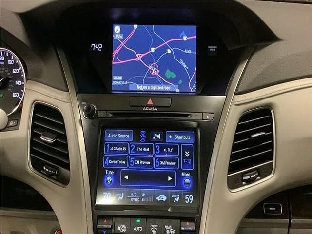 2017 Acura RLX Advance image 3