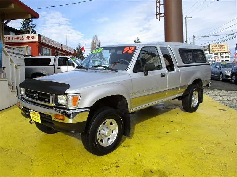 1992 Toyota Pickup SR5 image 1