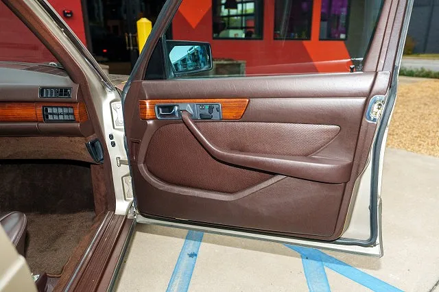 1986 Mercedes-Benz 420