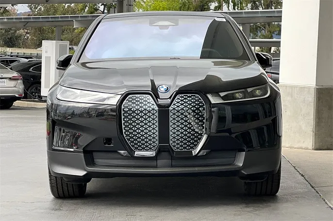 2025 BMW iX