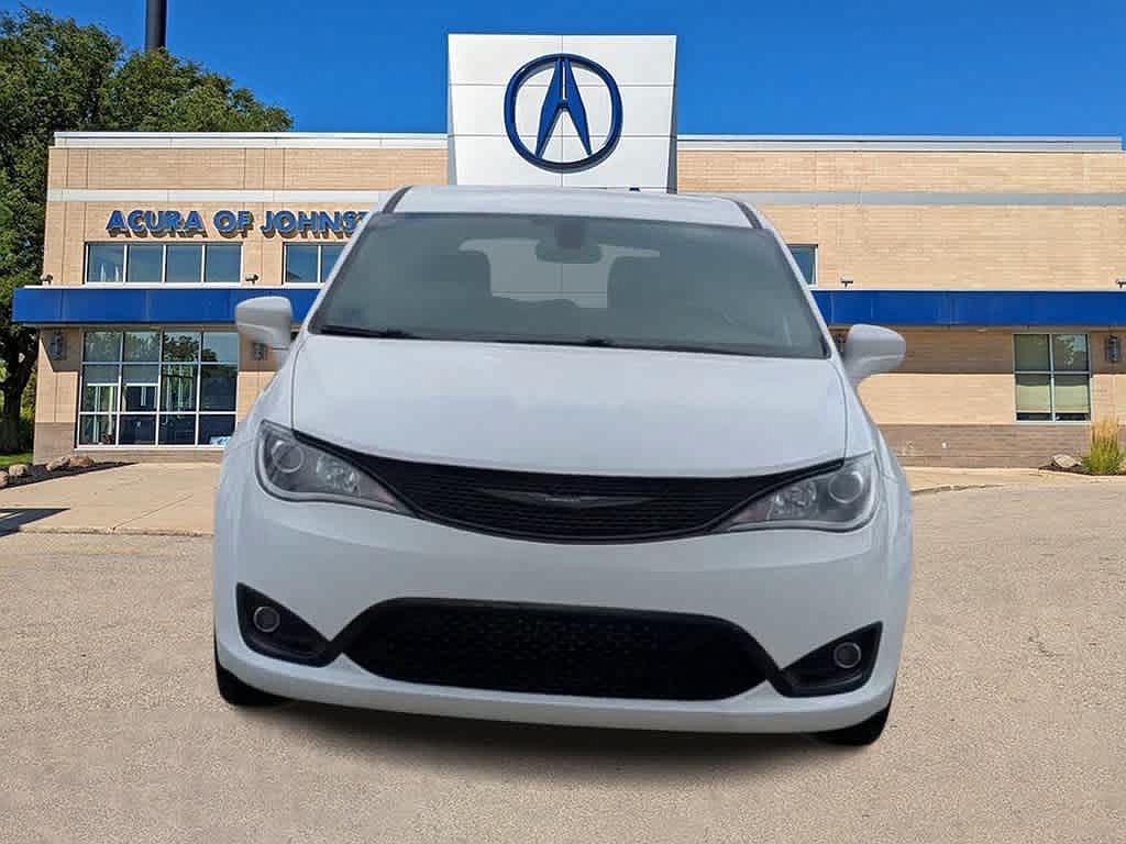 2018 Chrysler Pacifica Touring image 2