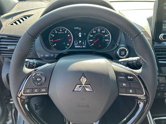2025 Mitsubishi Eclipse Cross SEL photo 9