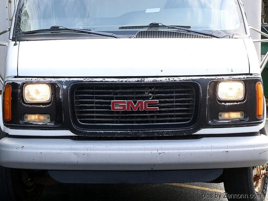 01 deals gmc savana