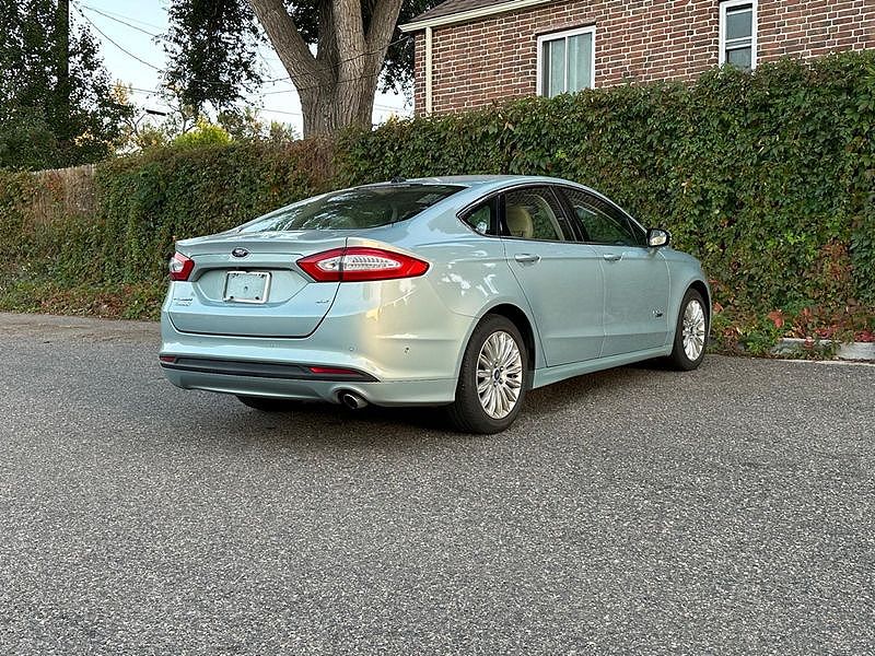 2013 Ford Fusion SE image 3