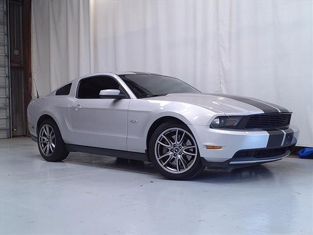 2012 Ford Mustang GT image 0