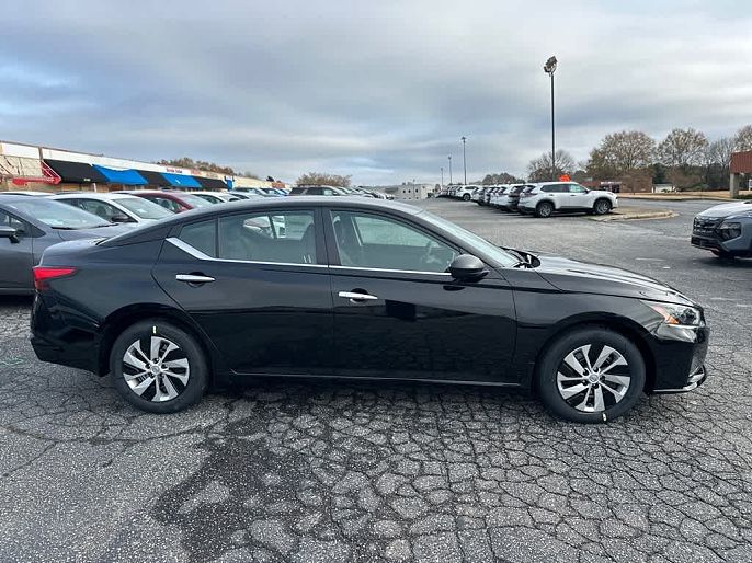 2025 Nissan Altima