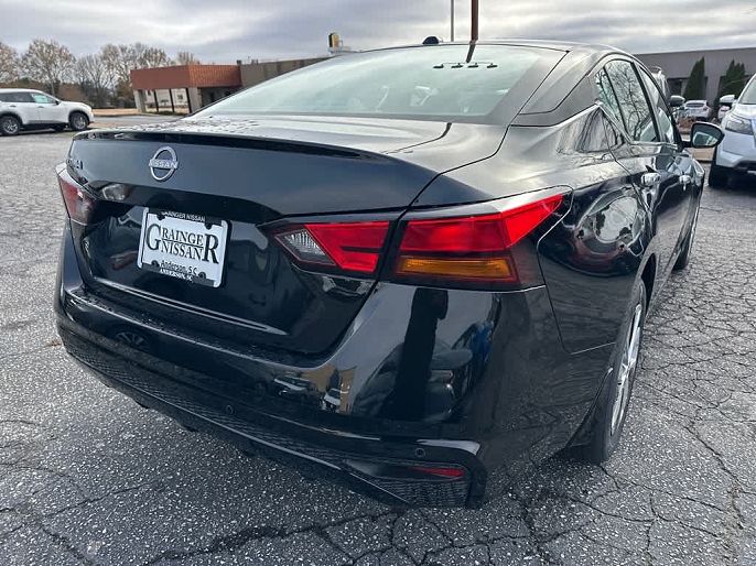 2025 Nissan Altima