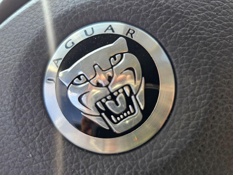 2010 Jaguar XF Premium image 25