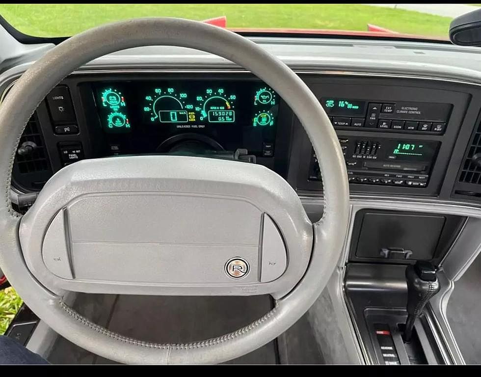 1990 Buick Reatta null image 5