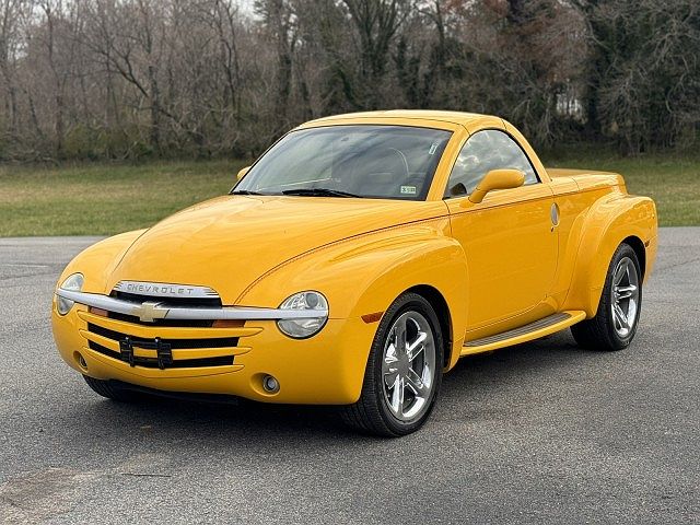 2005 Chevrolet SSR LS image 0