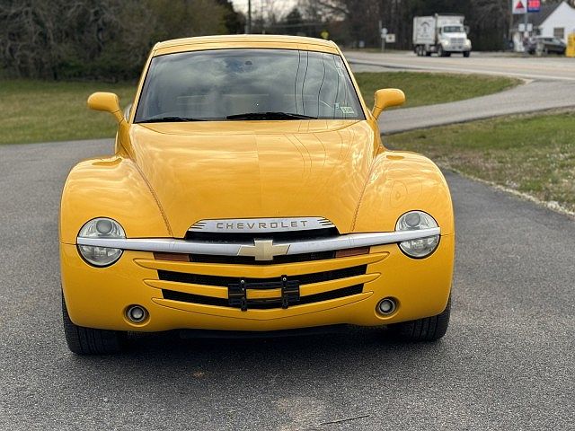 2005 Chevrolet SSR LS image 1