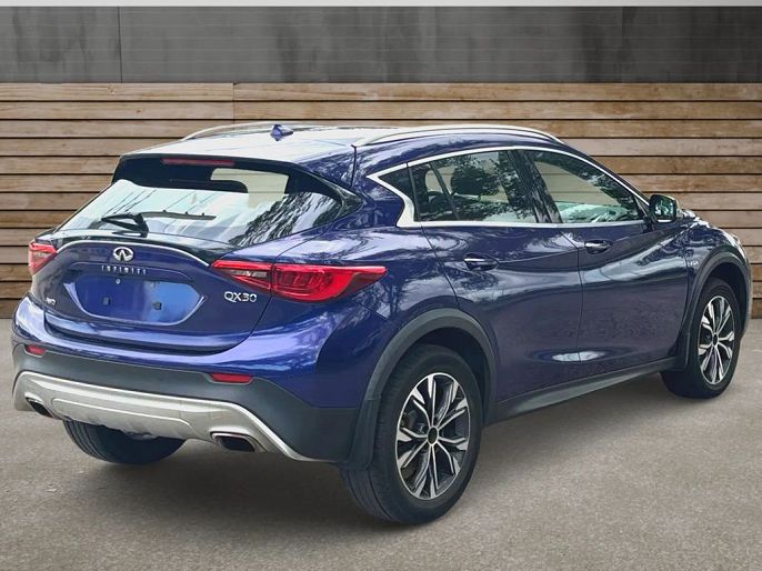 2017 Infiniti QX30