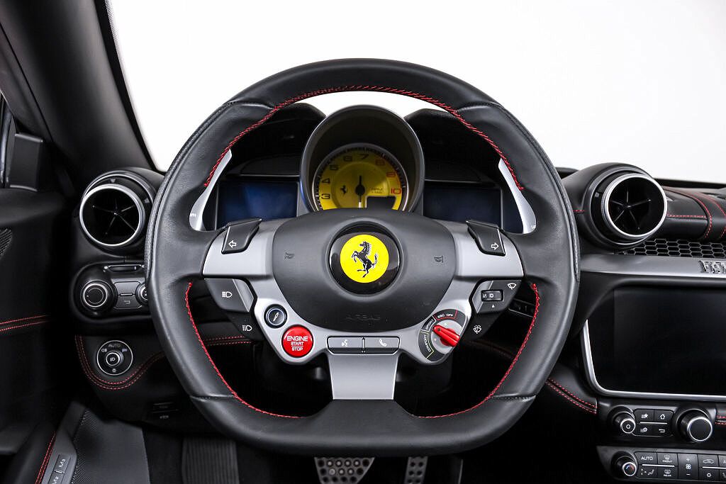 2020 Ferrari Portofino null image 35