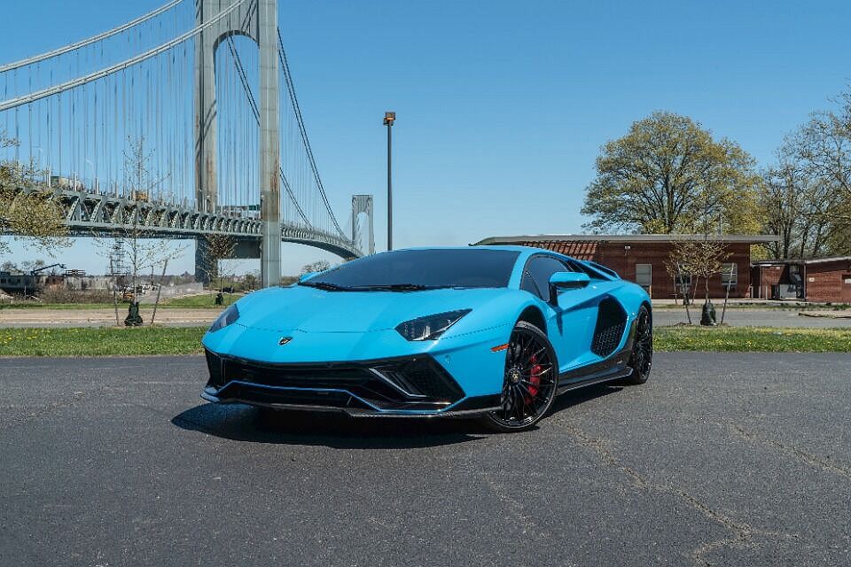 2022 Lamborghini Aventador null image 0