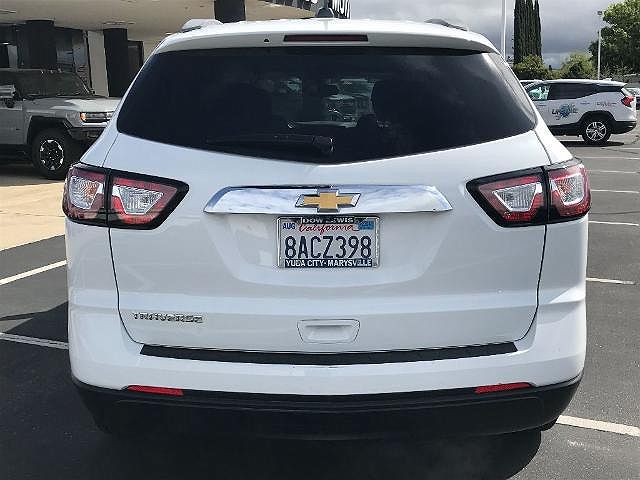 2017 Chevrolet Traverse LS image 5