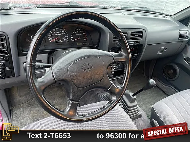 1995 Nissan Pickup SE image 17