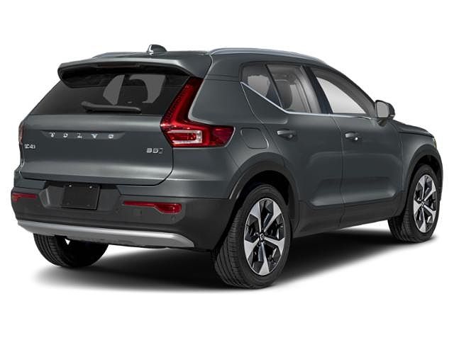 2025 Volvo XC40