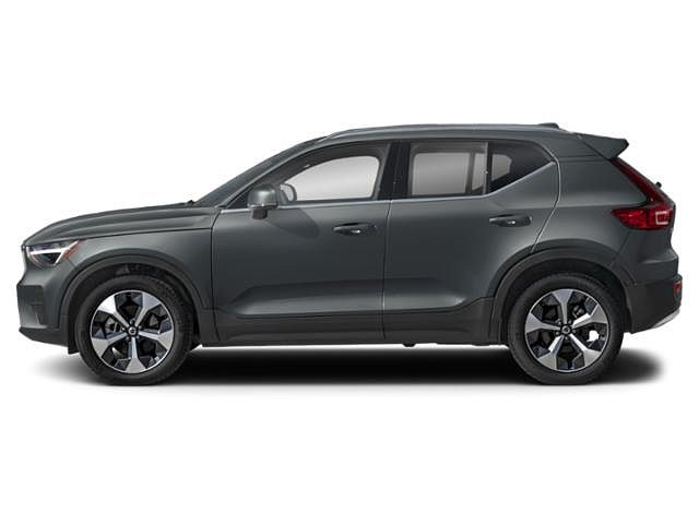 2025 Volvo XC40