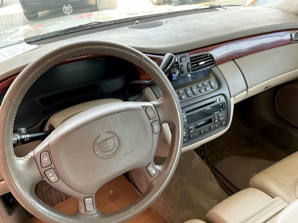 2002 Cadillac DeVille null image 4