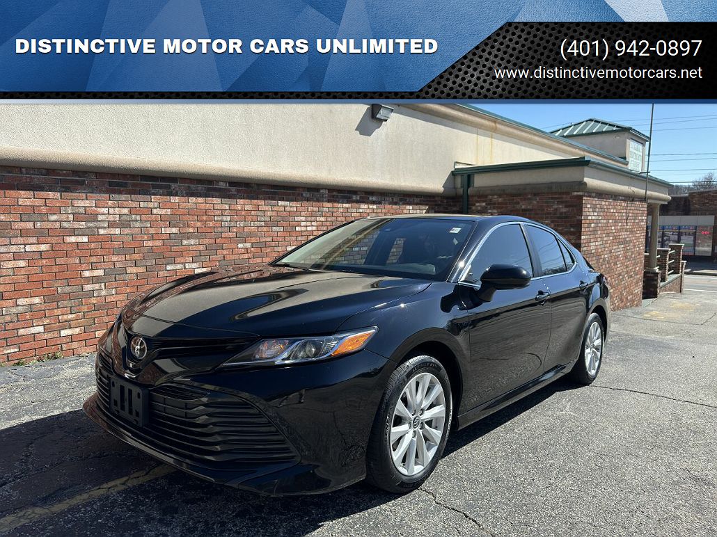 2019 Toyota Camry LE image 0
