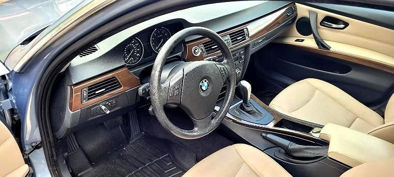 2010 BMW 3 Series 335i xDrive image 4