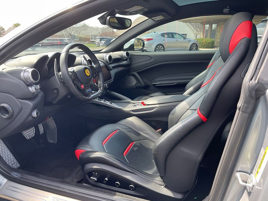 2018 Ferrari GTC4Lusso T image 1
