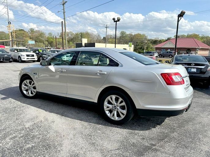2010 Ford Taurus