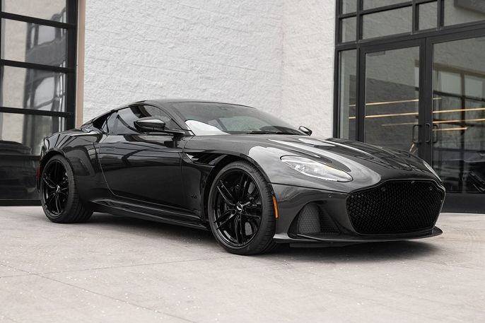 2023 Aston Martin DBS