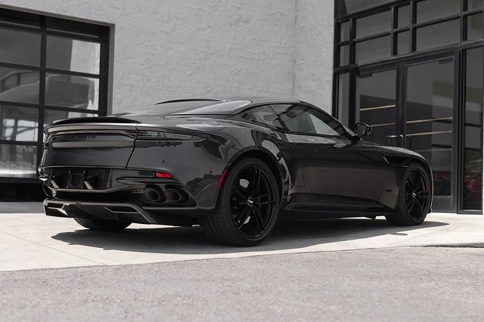 2023 Aston Martin DBS