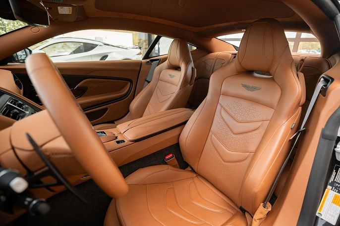 2023 Aston Martin DBS