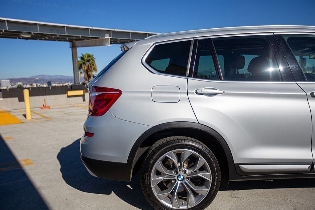 2016 BMW X3 xDrive28d image 3