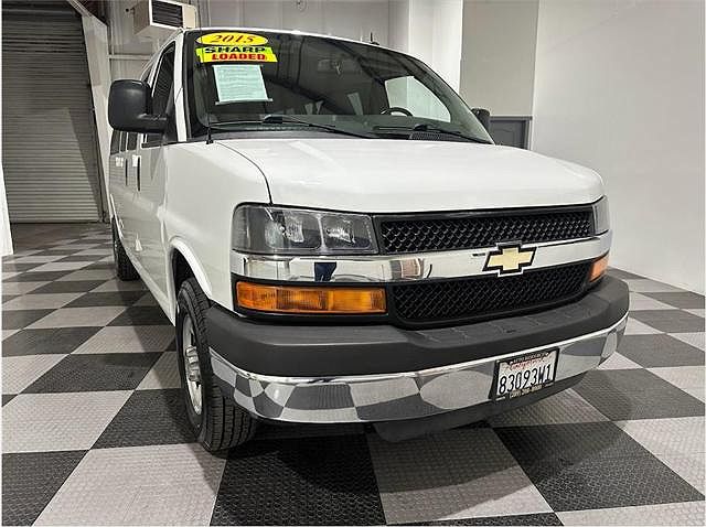 2015 Chevrolet Express 3500 image 0