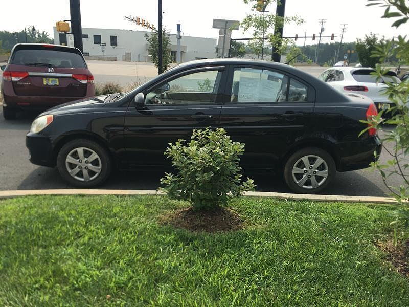 2009 Hyundai Accent GLS image 4