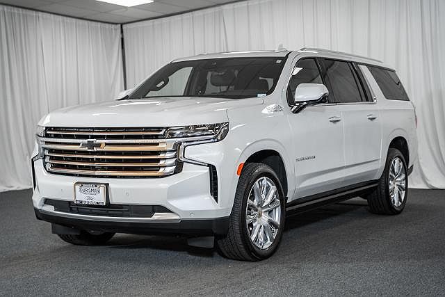 2023 Chevrolet Suburban High Country image 2