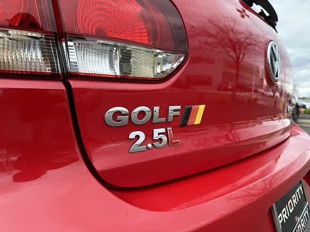 2010 Volkswagen Golf null image 4