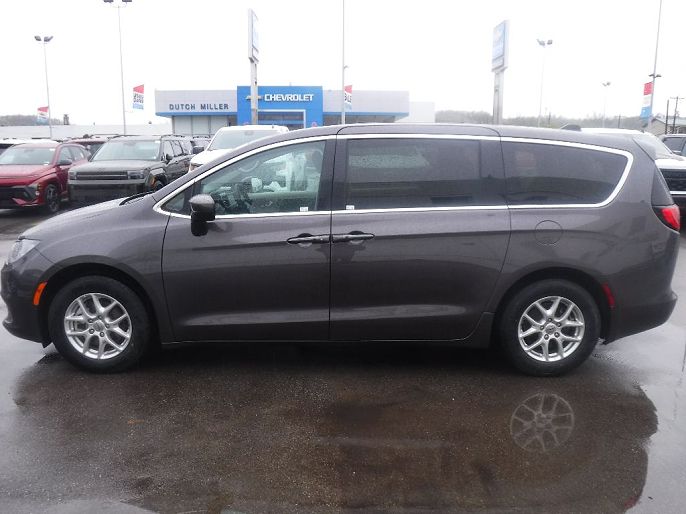 2023 Chrysler Voyager