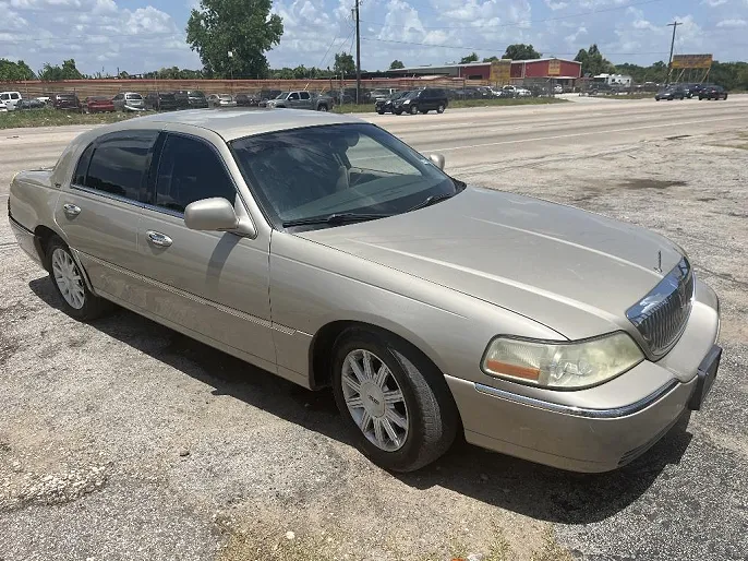 2011 Lincoln Town Car