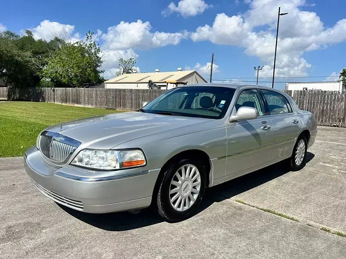 2005 Lincoln Town Car