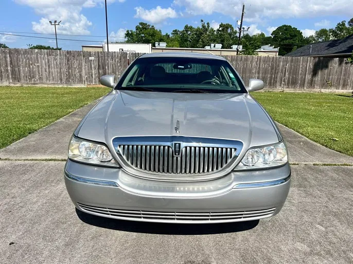 2005 Lincoln Town Car