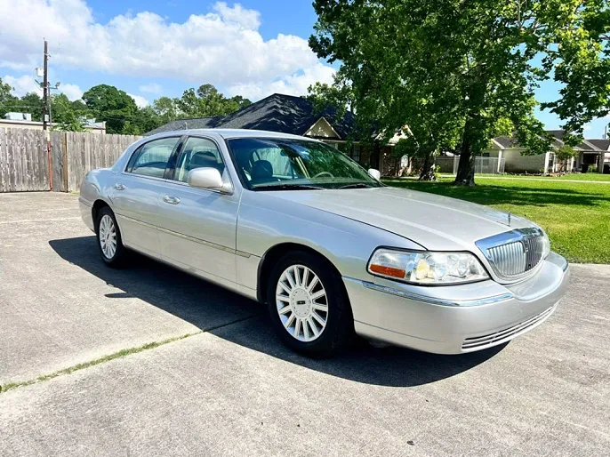 2005 Lincoln Town Car