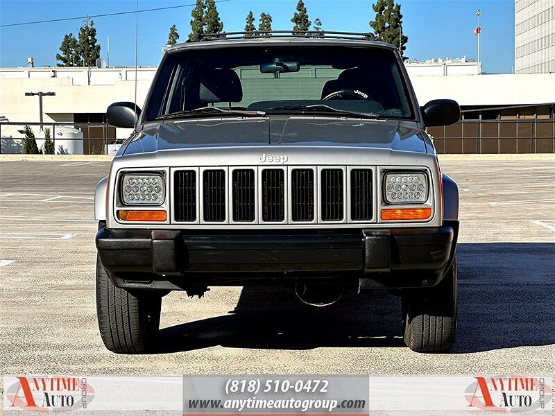 2000 Jeep Cherokee Classic image 1
