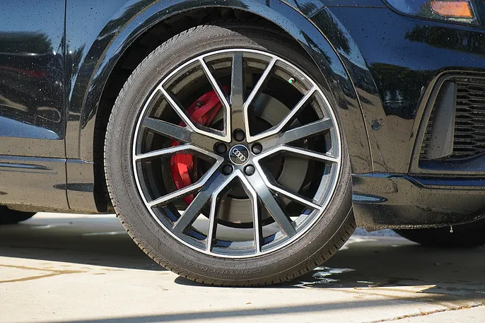 2023 Audi SQ8