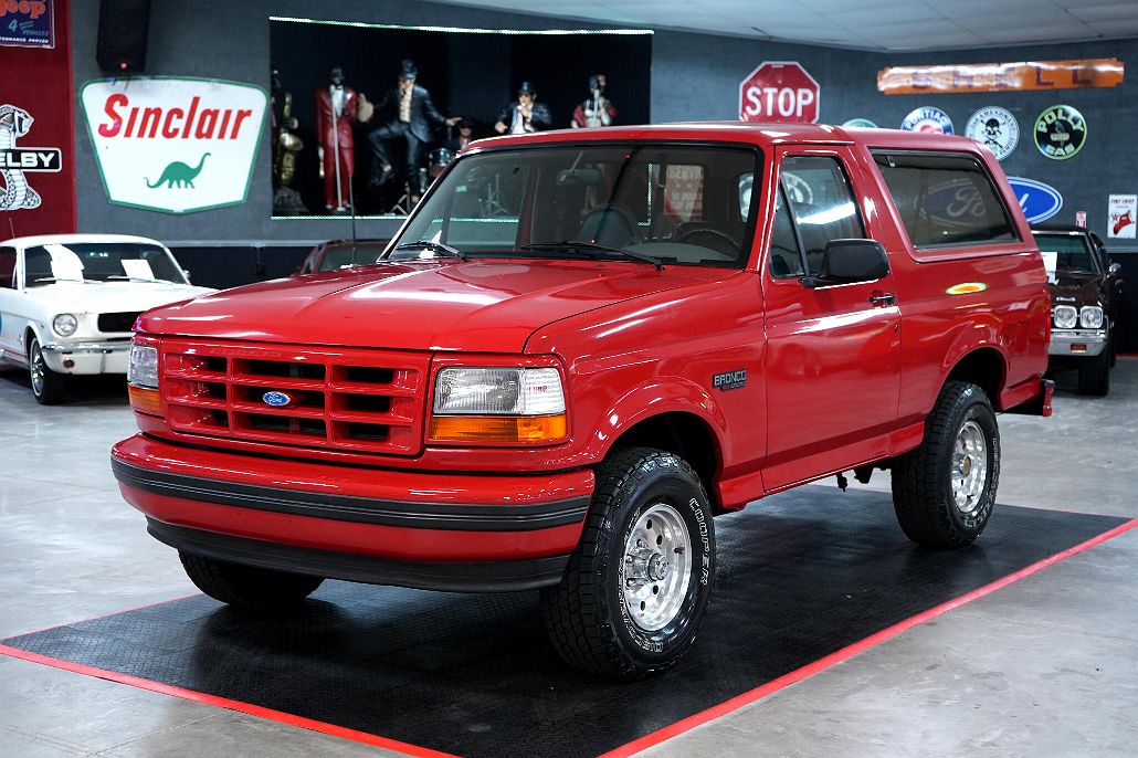 1996 Ford Bronco XL image 1
