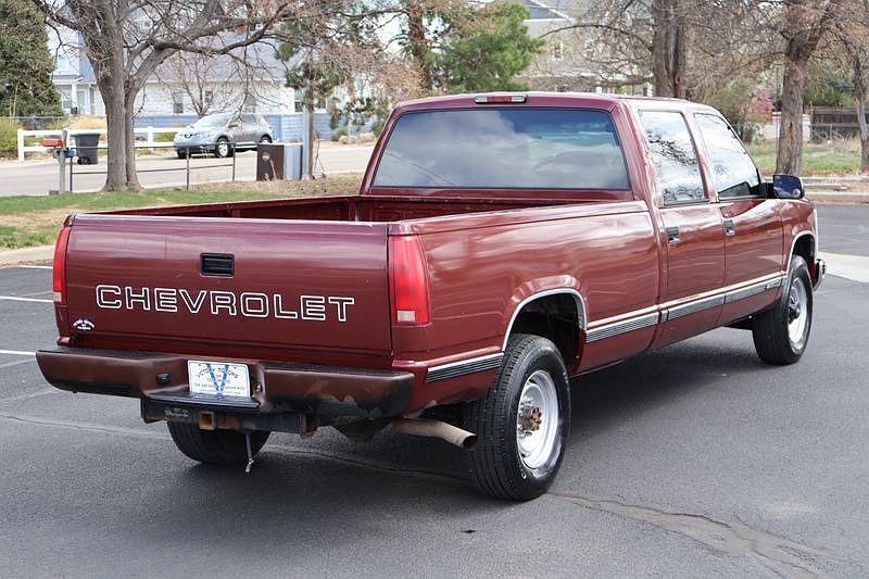 1999 Chevrolet C/K 3500 null image 4