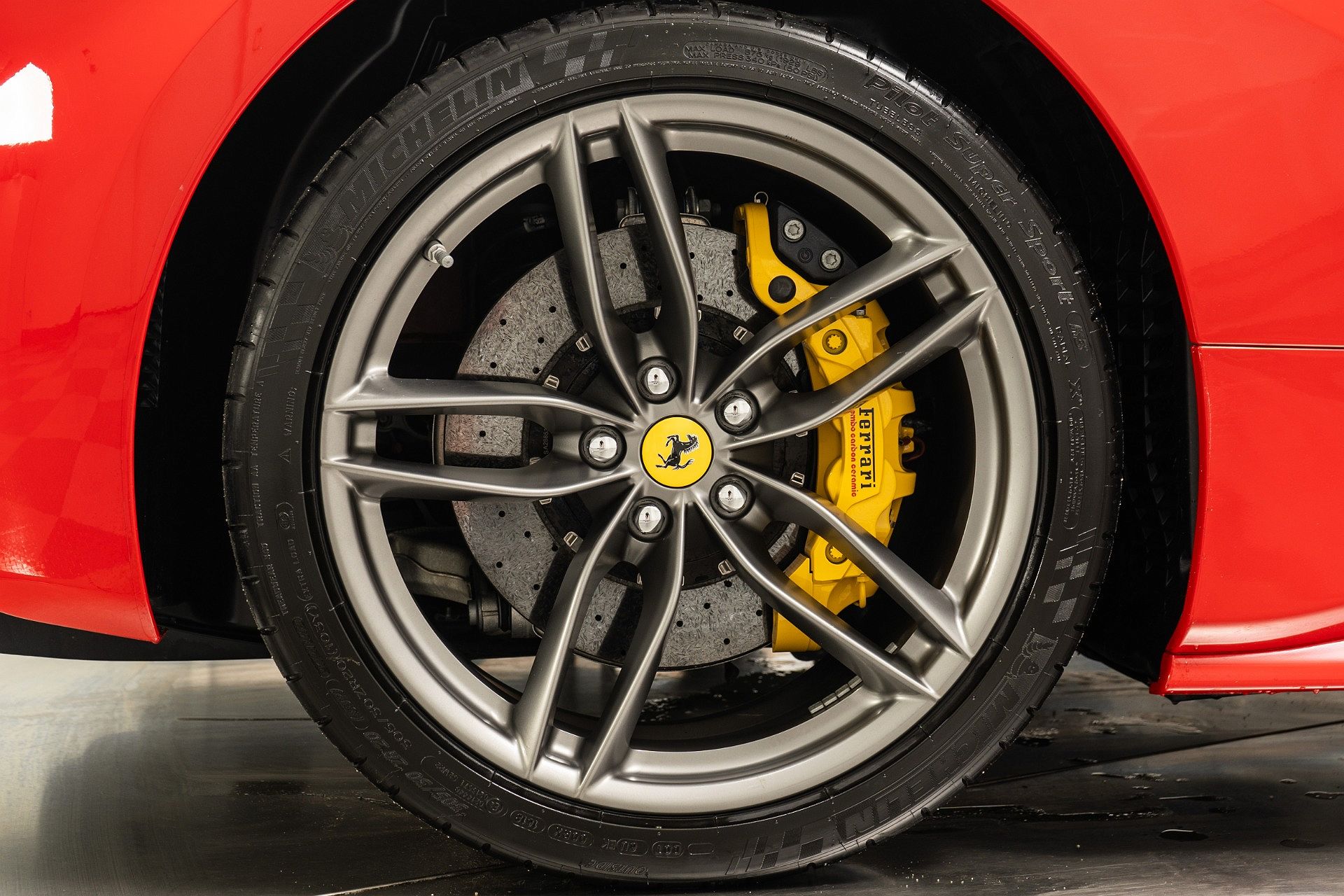 2019 Ferrari 488 Spider image 36