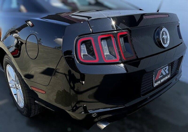 2013 Ford Mustang null image 13